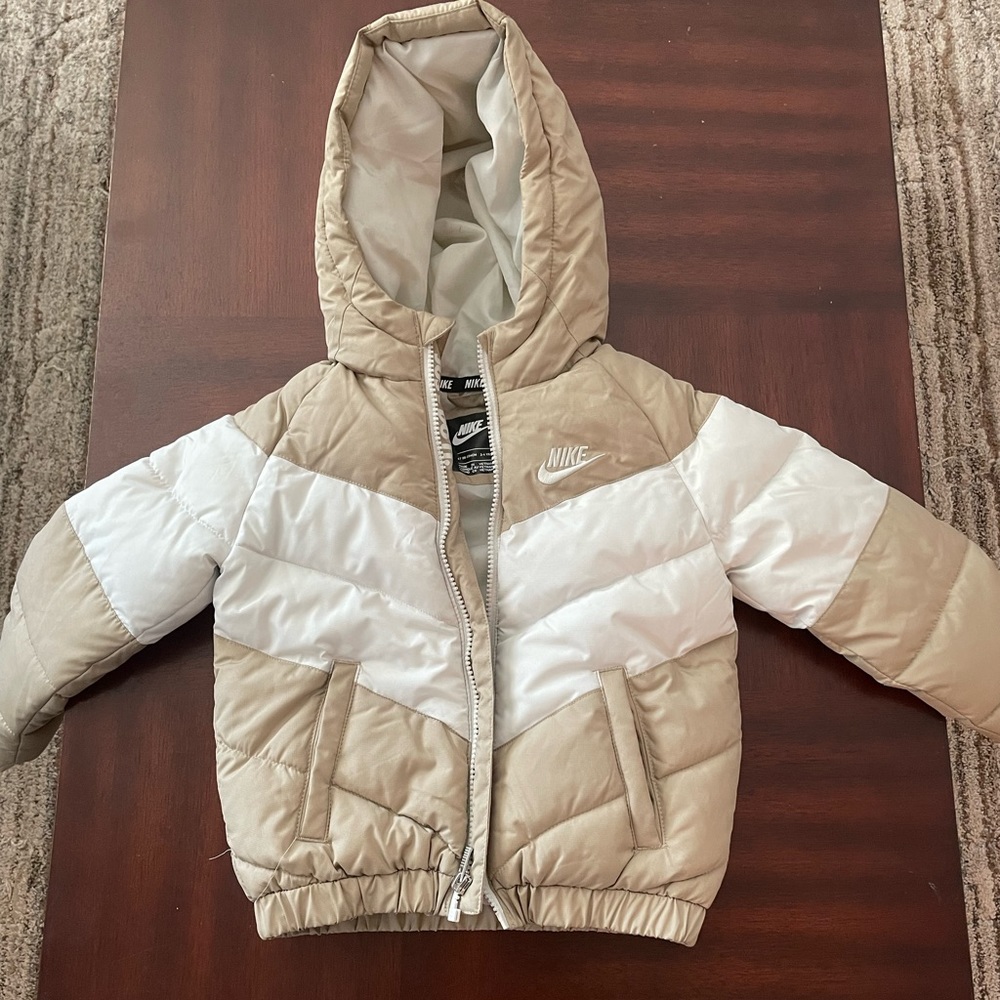 Nike boys 4T Snow Jacket